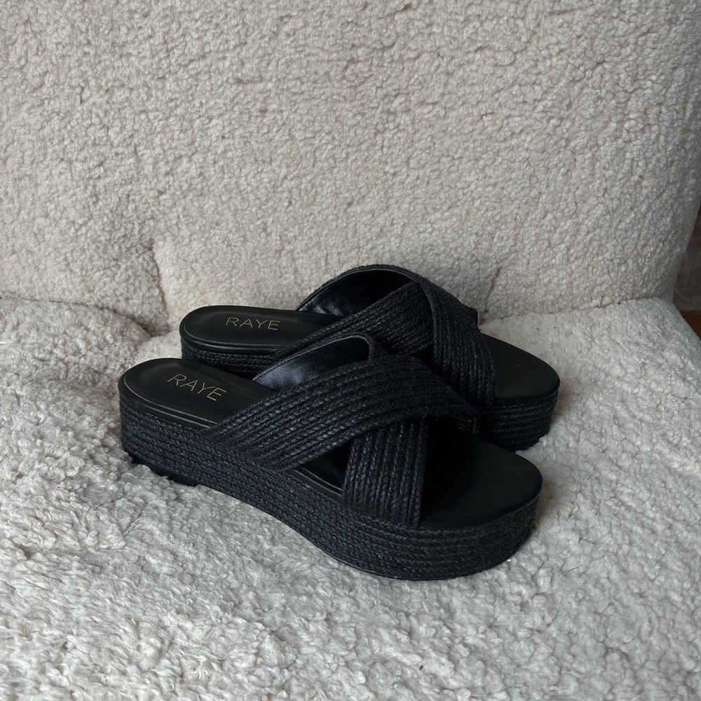 Raye Tiko Wedge